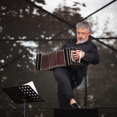 Chaimo Frenkelio vilos parke skambėjo autentiškas Argentinos tango