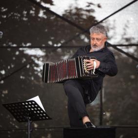 Chaimo Frenkelio vilos parke skambėjo autentiškas Argentinos tango