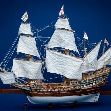 Šiaulių istorijos muziejuje eksponuojamas laivo galeono „Revenge“ modelis
