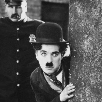 Ansamblis „Nepaklusnieji“ pagal Charlie Chaplin
