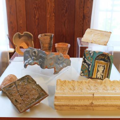 Chaimo Frenkelio viloje-muziejuje atidaryta paroda, atskleidžianti senųjų krosnių koklių istoriją