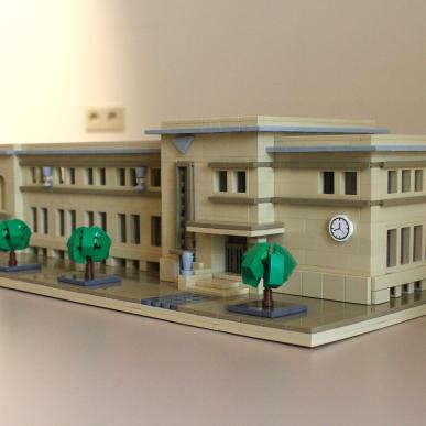 Susitikimas su modernizmo pastatų modelių iš „Lego“ detalių kūrėju Roku Mikšiūnu