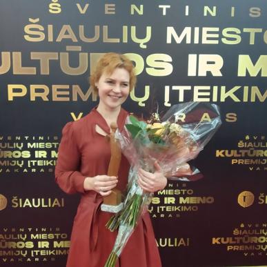Šventiniame Šiaulių miesto kultūros ir meno premijų įteikimo vakare apdovanota O. Stripinienė